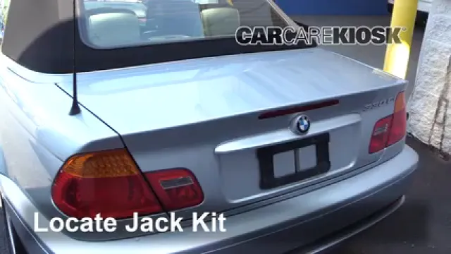 2004 BMW 330Ci 3.0L 6 Cyl. Convertible Neumáticos y ruedas Cambiar un neumático pinchado